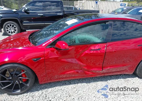 2024 Tesla Model 3 Performance All-Wheel Drive z USA, uszkodzony, nr VIN 5YJ3E1ET9RF897132